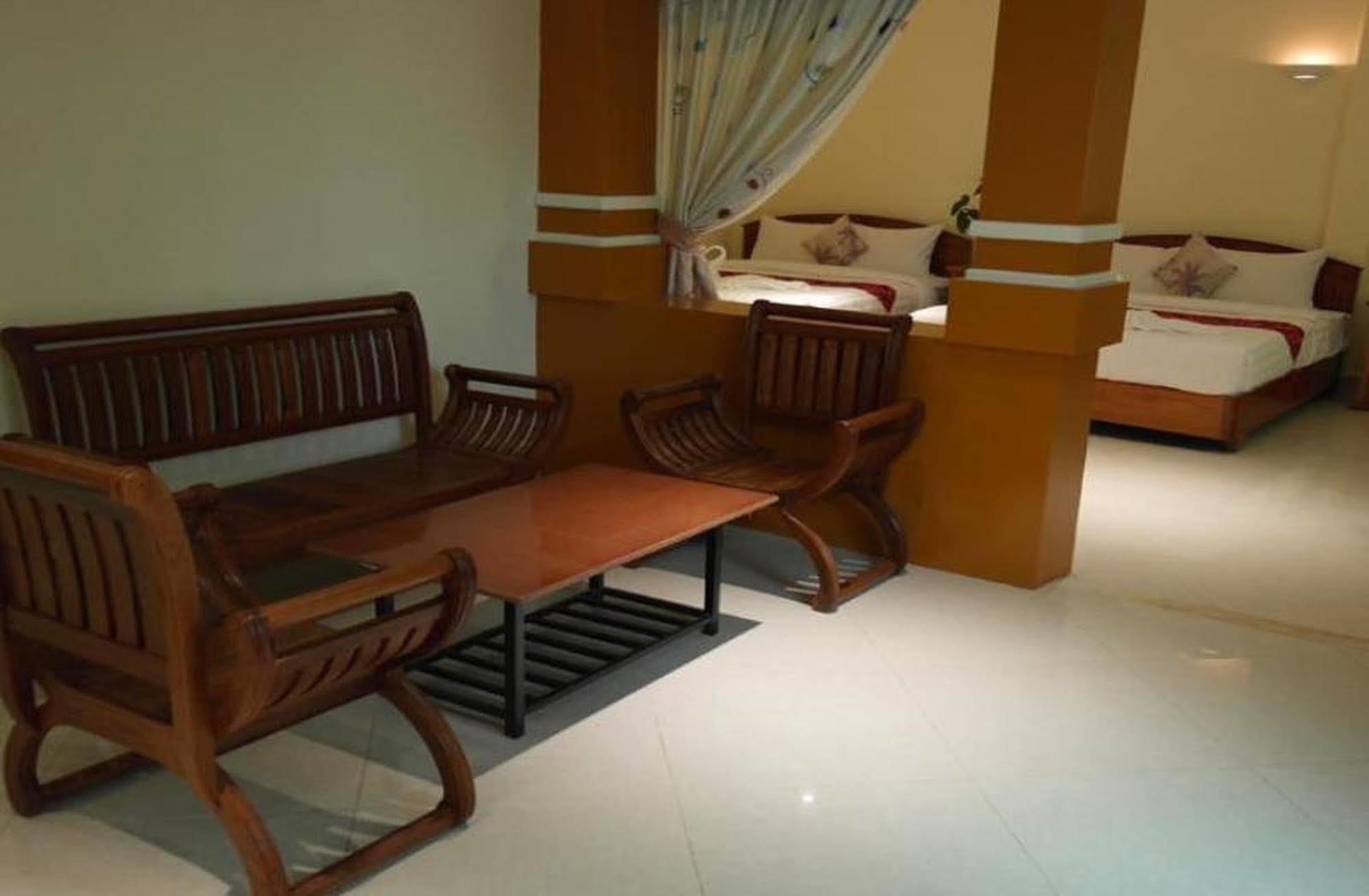 Lux Star Town Hotel Phnom Penh Exterior foto